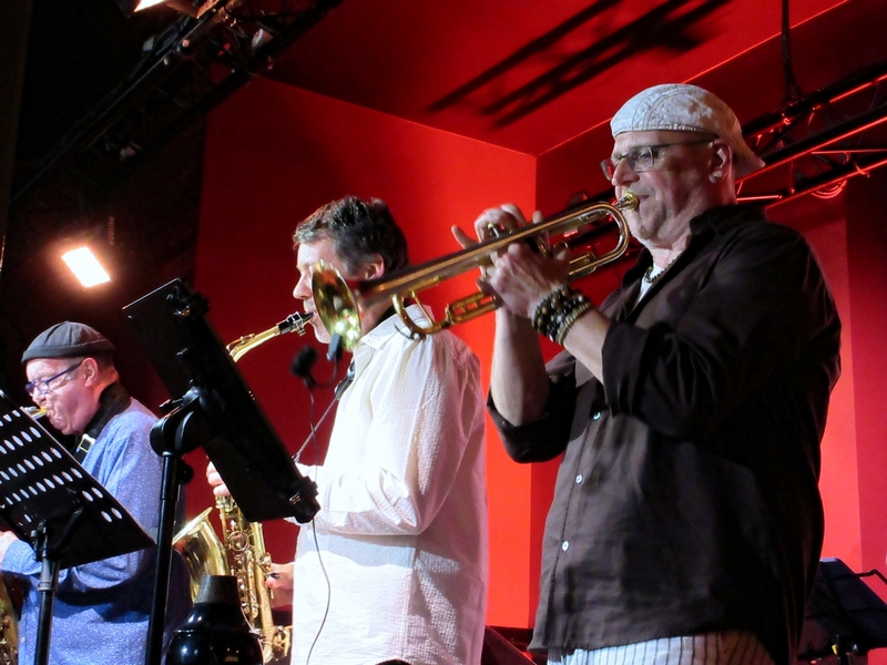 Pierre Malempré (trompette), Thomas Champagne (saxophone alto), Michel Mainil (saxophone ténor)